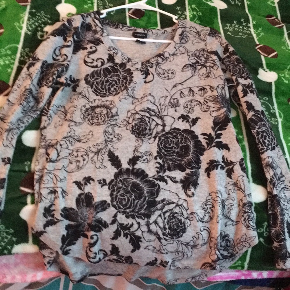 Floral print sweater